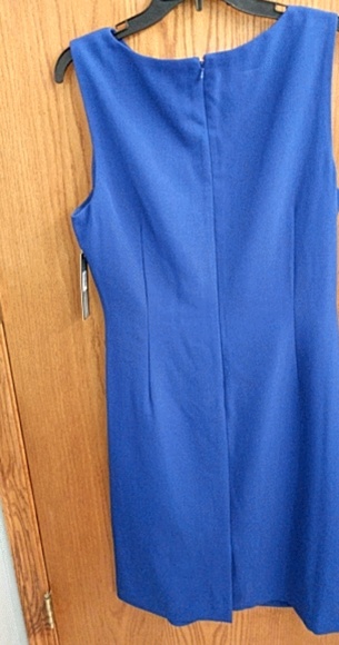 Dress - Picture 3 of 4